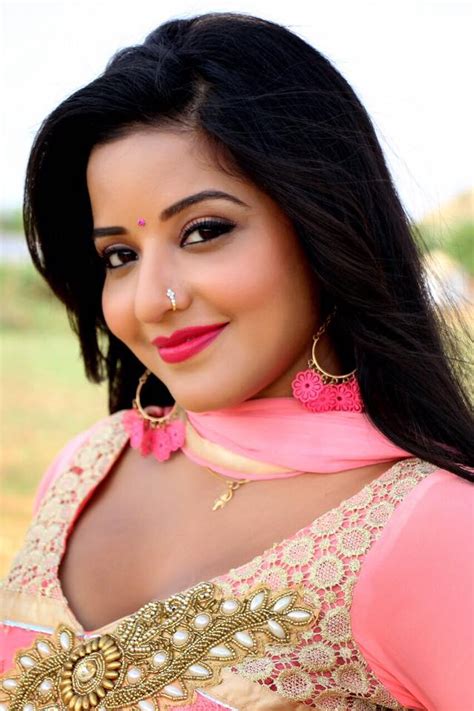 bhojpuri heroine ke sexy photo|monalisa body.